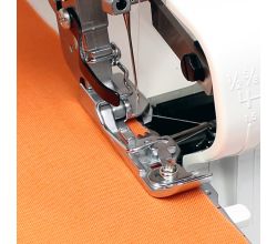 Universální patka pro overlock JUKI A15016340B0