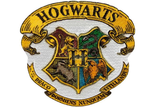 Nažehlovačka Harry Potter Bradavice školní znak 6,3 x 5,7 cm Monoquick