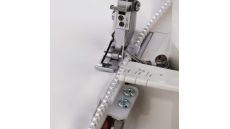 Patka s vodičem pro všívání korálků a perel pro overlock Janome AT2000D
