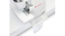 Overlock Singer SE017 - rozbalené