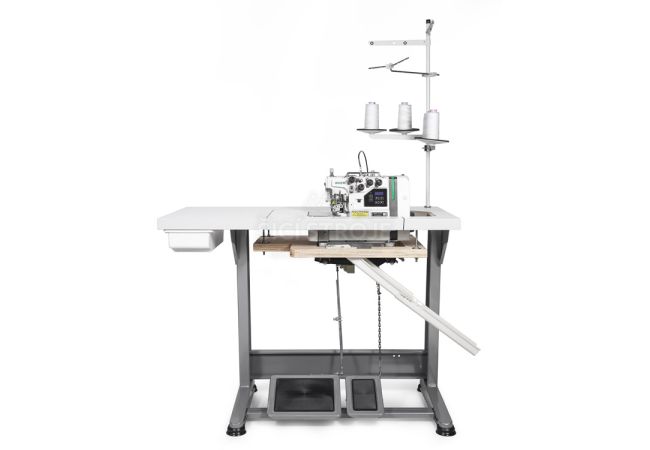 Průmyslový šicí stroj 4nitný overlock Zoje B9500-181-10 SET, zatahování řetízku